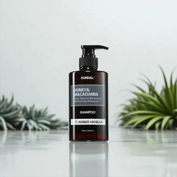 Kundal Honey & Macadamia Pure Natural Balancing Refreshing Shampoo (Amber Vanilla) - 500ml